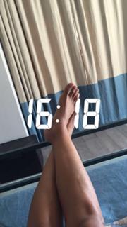 Caterina Balivo feet photo thumbnail