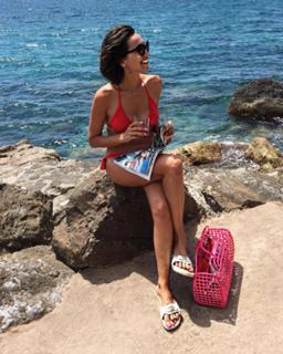 Caterina Balivo feet photo thumbnail