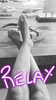 Caterina Balivo feet photo thumbnail