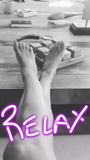 Caterina Balivo feet photo thumbnail