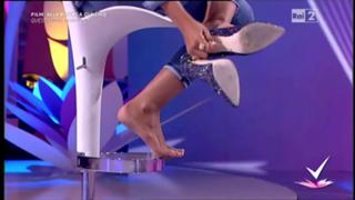 Caterina Balivo feet photo thumbnail