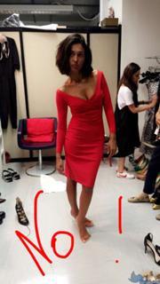 Caterina Balivo feet photo thumbnail