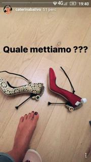 Caterina Balivo feet photo thumbnail