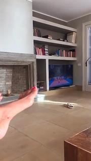Caterina Balivo feet photo thumbnail