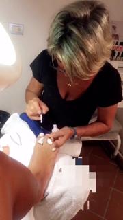 Caterina Balivo feet photo thumbnail