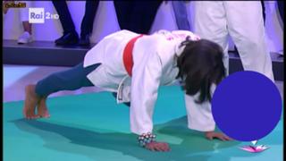 Caterina Balivo feet photo thumbnail
