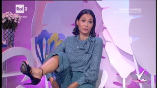 Caterina Balivo feet photo thumbnail
