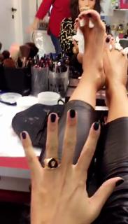 Caterina Balivo feet photo thumbnail