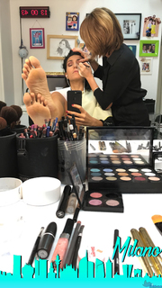 Caterina Balivo feet photo thumbnail