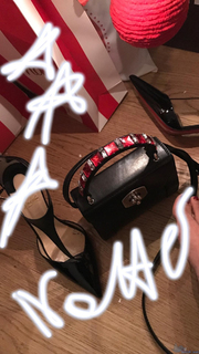 Caterina Balivo feet photo thumbnail