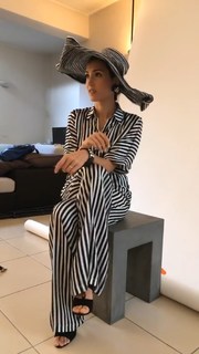 Caterina Balivo feet photo thumbnail