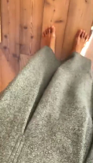 Caterina Balivo feet photo thumbnail