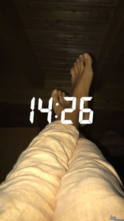 Caterina Balivo feet photo thumbnail