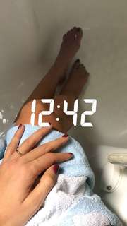 Caterina Balivo feet photo thumbnail