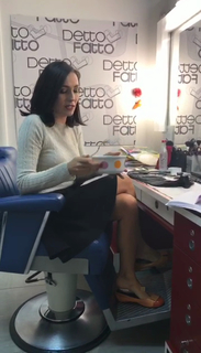Caterina Balivo feet photo thumbnail