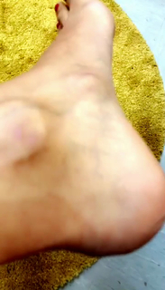 Caterina Balivo feet photo thumbnail