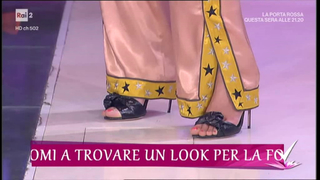 Caterina Balivo feet photo thumbnail