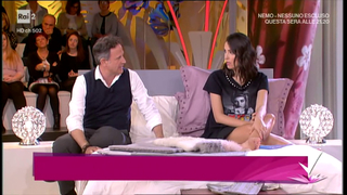 Caterina Balivo feet photo thumbnail