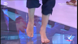 Caterina Balivo feet photo thumbnail