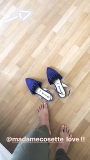Caterina Balivo feet photo thumbnail