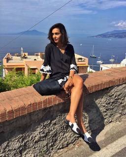 Caterina Balivo feet photo thumbnail