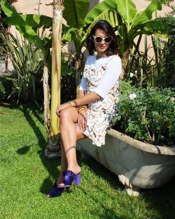Caterina Balivo feet photo thumbnail