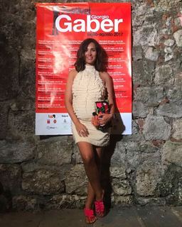 Caterina Balivo feet photo thumbnail