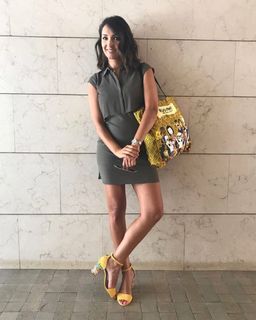 Caterina Balivo feet photo thumbnail