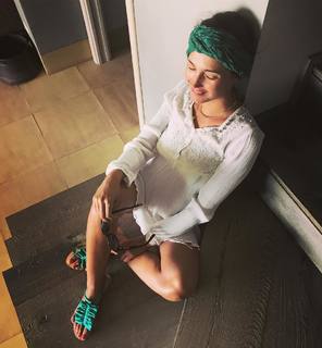 Caterina Balivo feet photo thumbnail