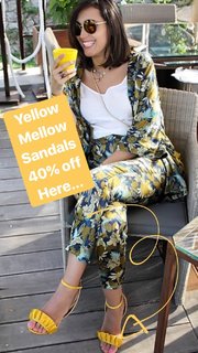 Caterina Balivo feet photo thumbnail