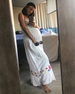 Caterina Balivo feet photo thumbnail