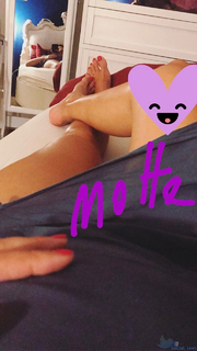 Caterina Balivo feet photo thumbnail