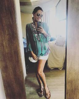 Caterina Balivo feet photo thumbnail