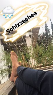 Caterina Balivo feet photo thumbnail
