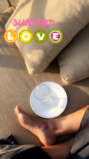 Caterina Balivo feet photo thumbnail