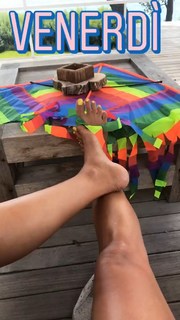 Caterina Balivo feet photo thumbnail