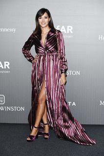 Caterina Balivo feet photo thumbnail