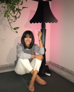 Caterina Balivo feet photo thumbnail