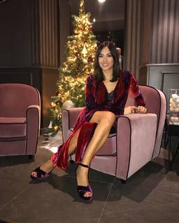 Caterina Balivo feet photo thumbnail