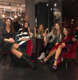 Caterina Balivo feet photo thumbnail