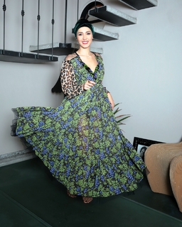 Caterina Balivo feet photo thumbnail