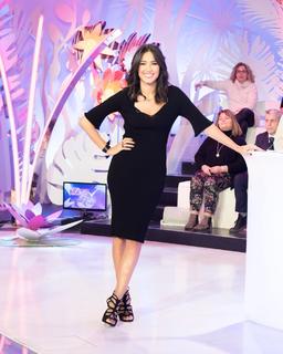 Caterina Balivo feet photo thumbnail