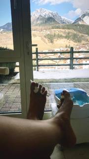 Caterina Balivo feet photo thumbnail