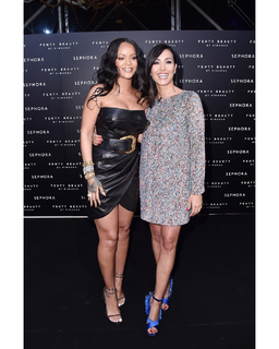 Caterina Balivo feet photo thumbnail