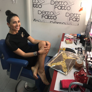 Caterina Balivo feet photo thumbnail