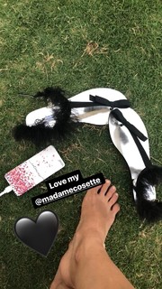 Caterina Balivo feet photo thumbnail