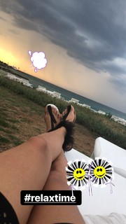 Caterina Balivo feet photo thumbnail