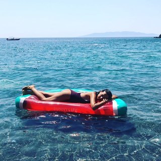 Caterina Balivo feet photo thumbnail
