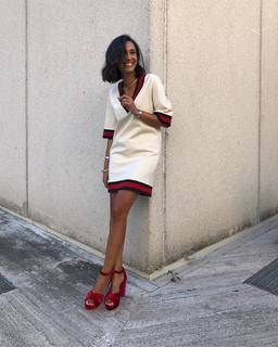 Caterina Balivo feet photo thumbnail