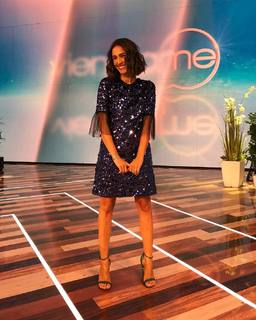 Caterina Balivo feet photo thumbnail